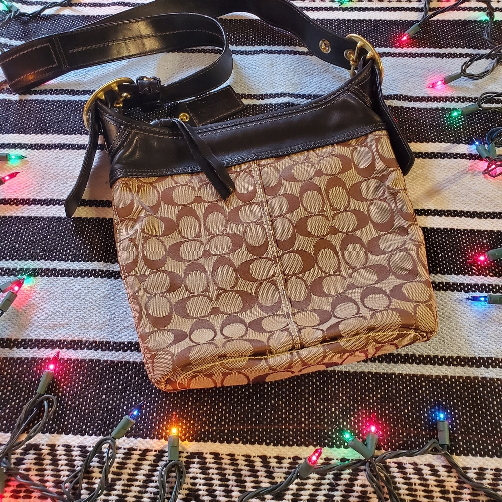 Coach Purse Gorgeous very nice condition Authentic